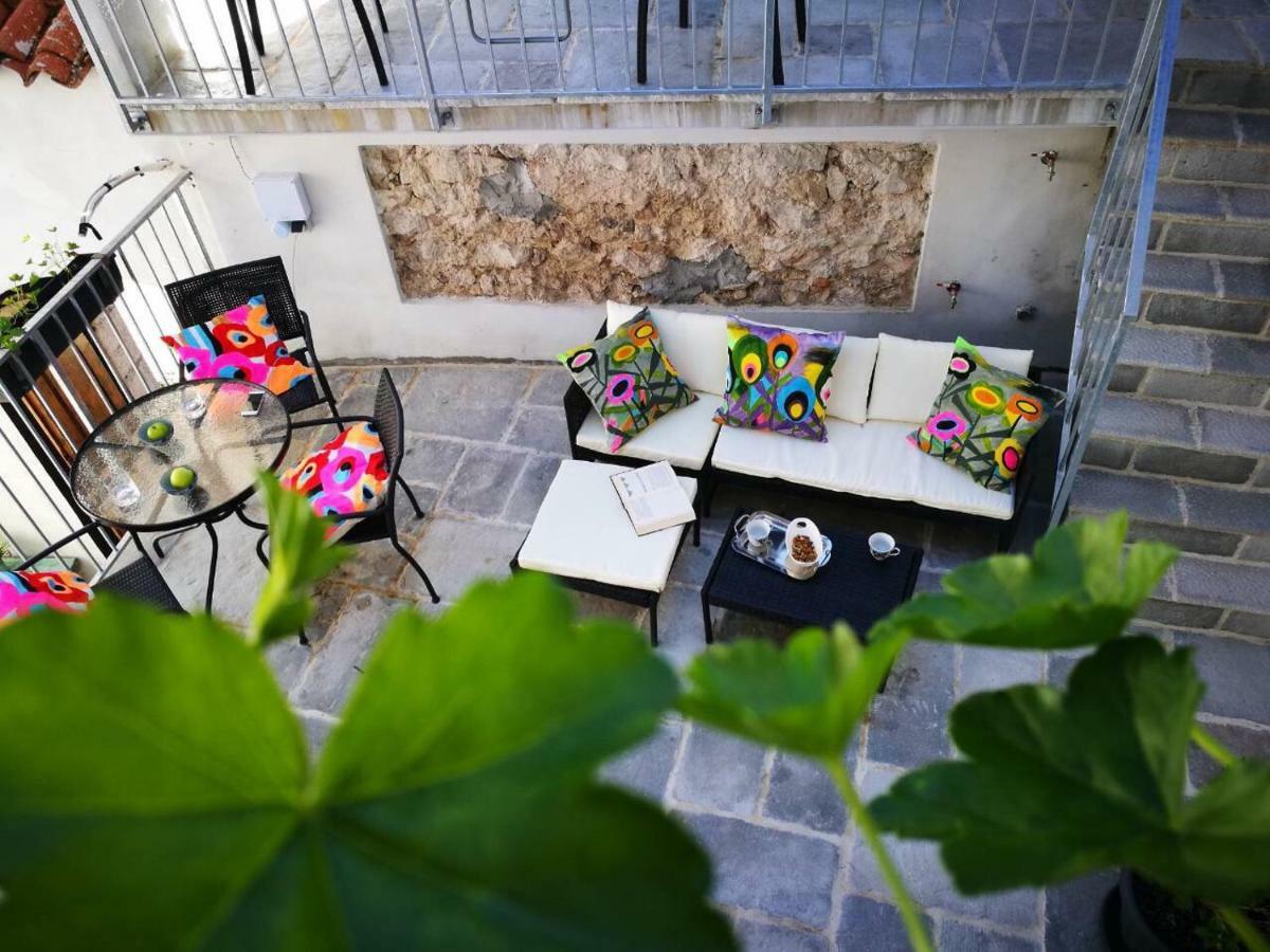 Cres Art Studio Kuning Apartment Exterior photo
