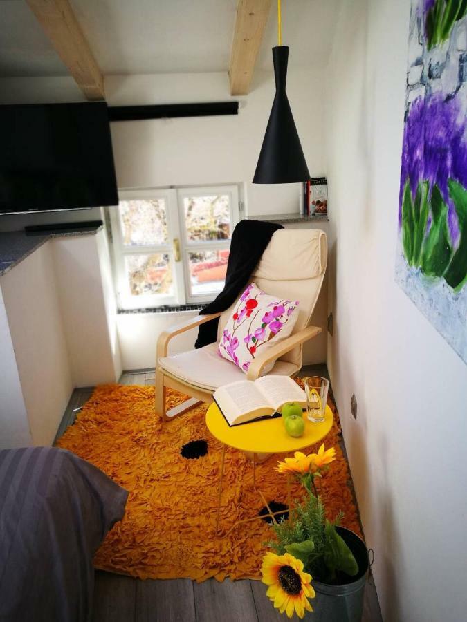 Cres Art Studio Kuning Apartment Exterior photo